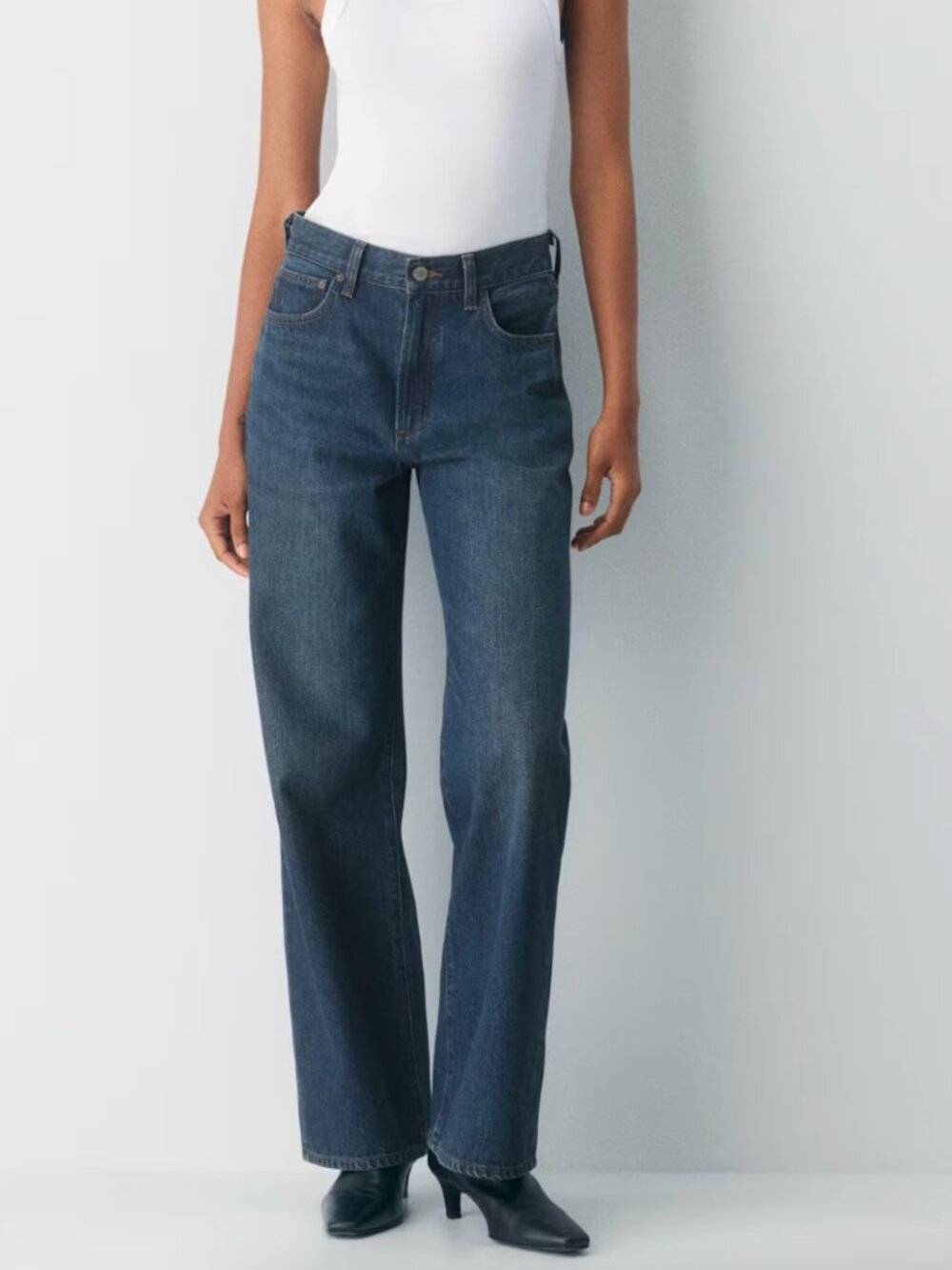 Aritzia Denim Forum The Farrah Hi-Rise Wide Jean - size 27